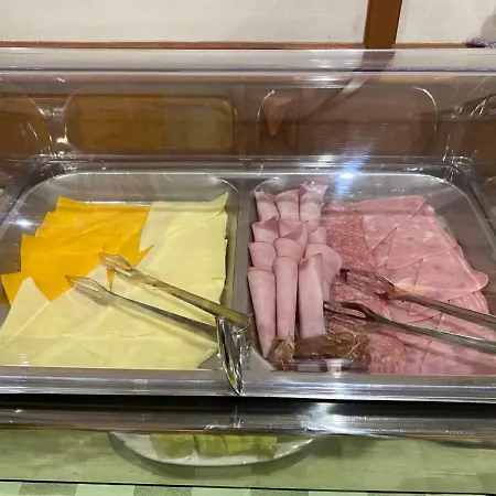 Odeon Готель 3*