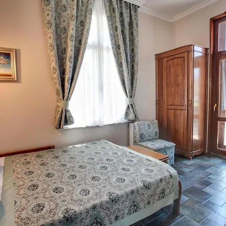 Готель Odeon 3*